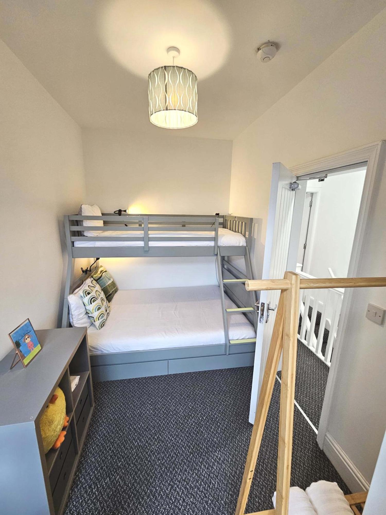 St Helens  Modern & Stylish 3-Bedroom Home In St Helens מראה חיצוני תמונה